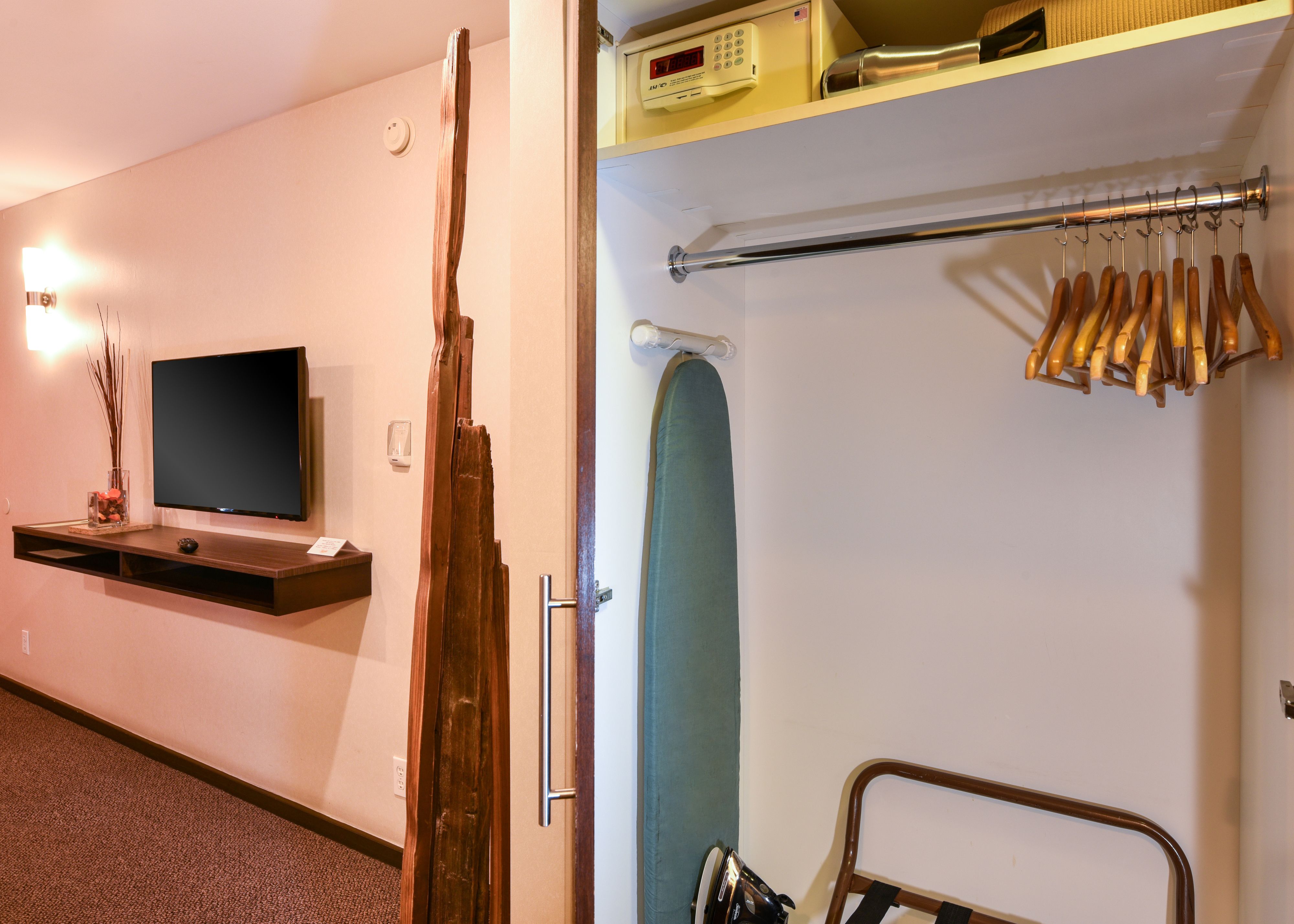 premium bedding, down duvets, pillow-top beds, in-room safe