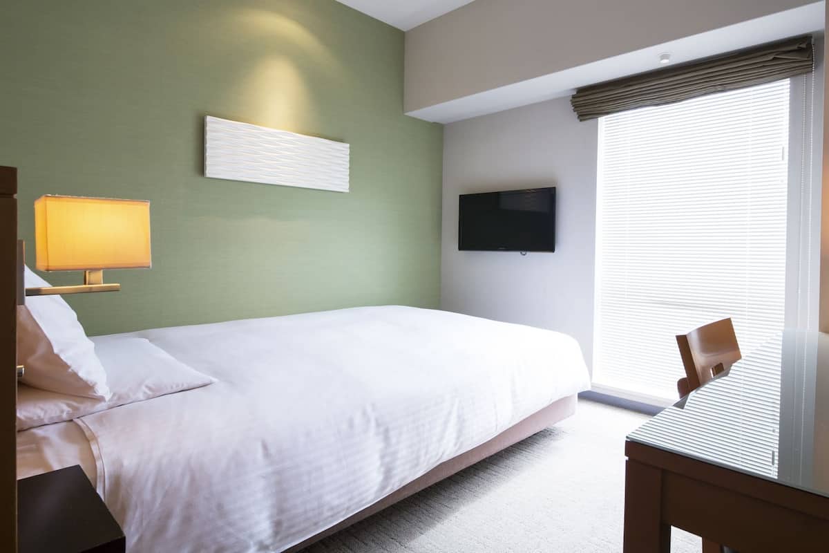 Premium bedding, down comforters, memory foam beds, desk