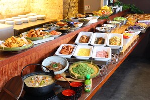 Tägliches Frühstücksbuffet (1500 JPY pro Person)