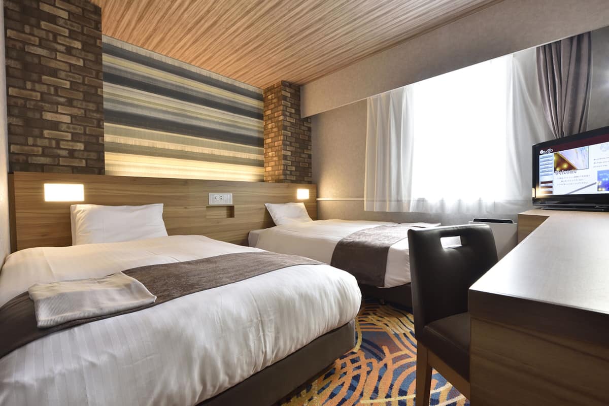 deluxe twin room, 2 bedrooms, non smoking | down duvets, desk, laptop workspace, free wifi