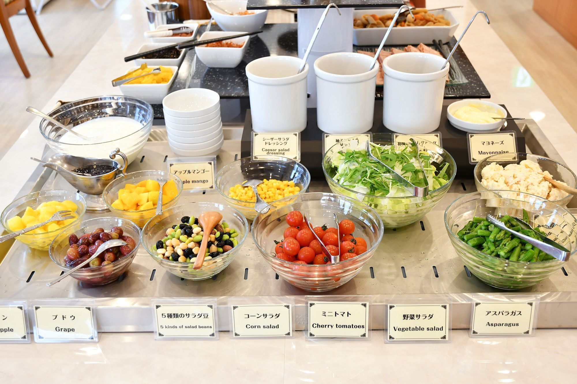 daily buffet breakfast (jpy 1320 per person)