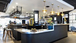 Bar (en el alojamiento)