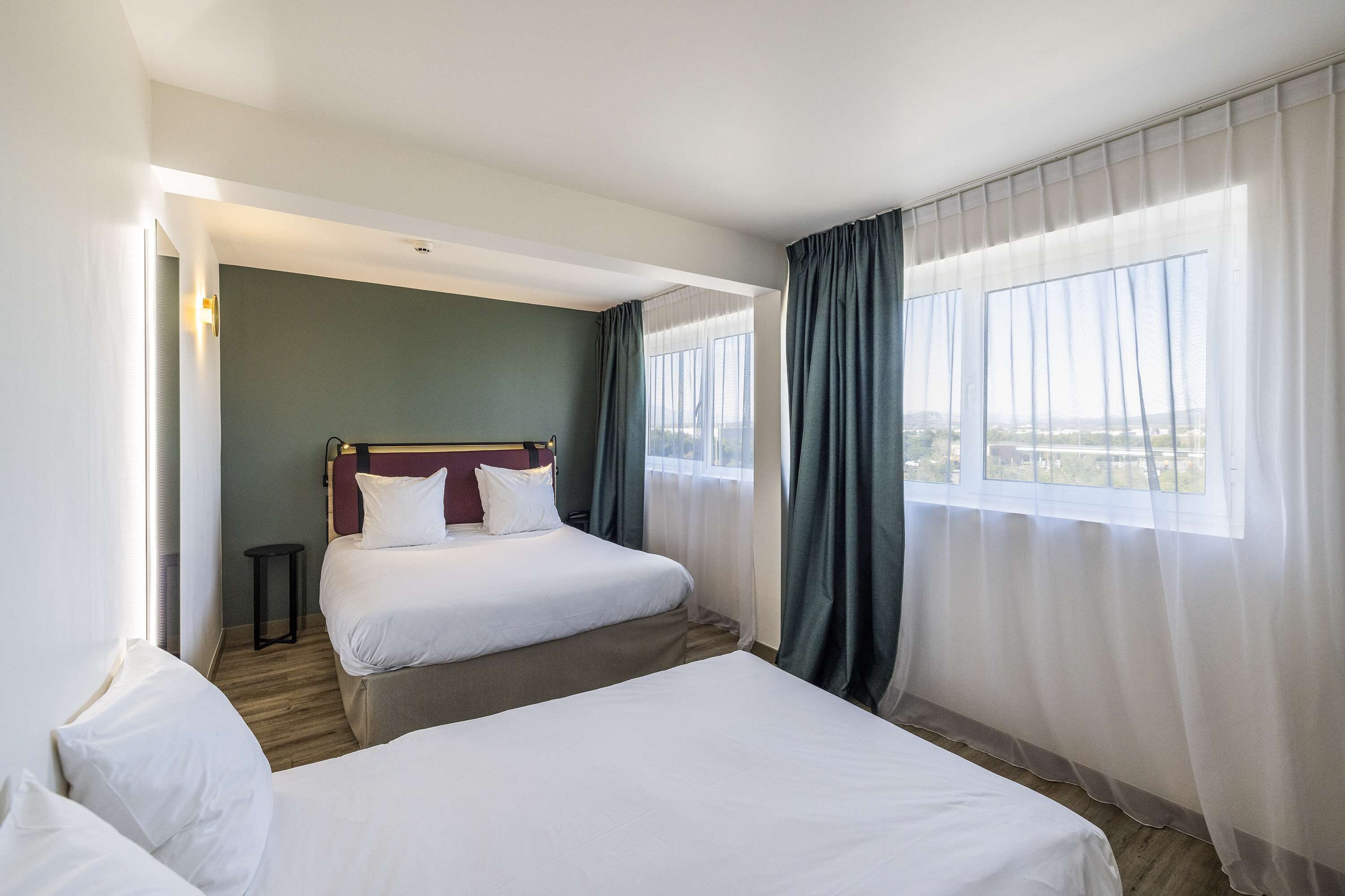 Literie de qualité supérieure, bureau, chambres insonorisées