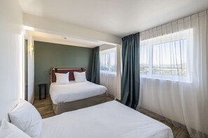 Ropa de cama de alta calidad, escritorio y insonorización 