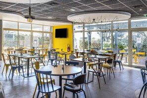 Café da manhã, almoço e jantar