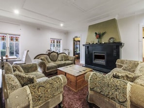 Interior - Hotel Blue & Cottages, Katoomba (Katoomba)