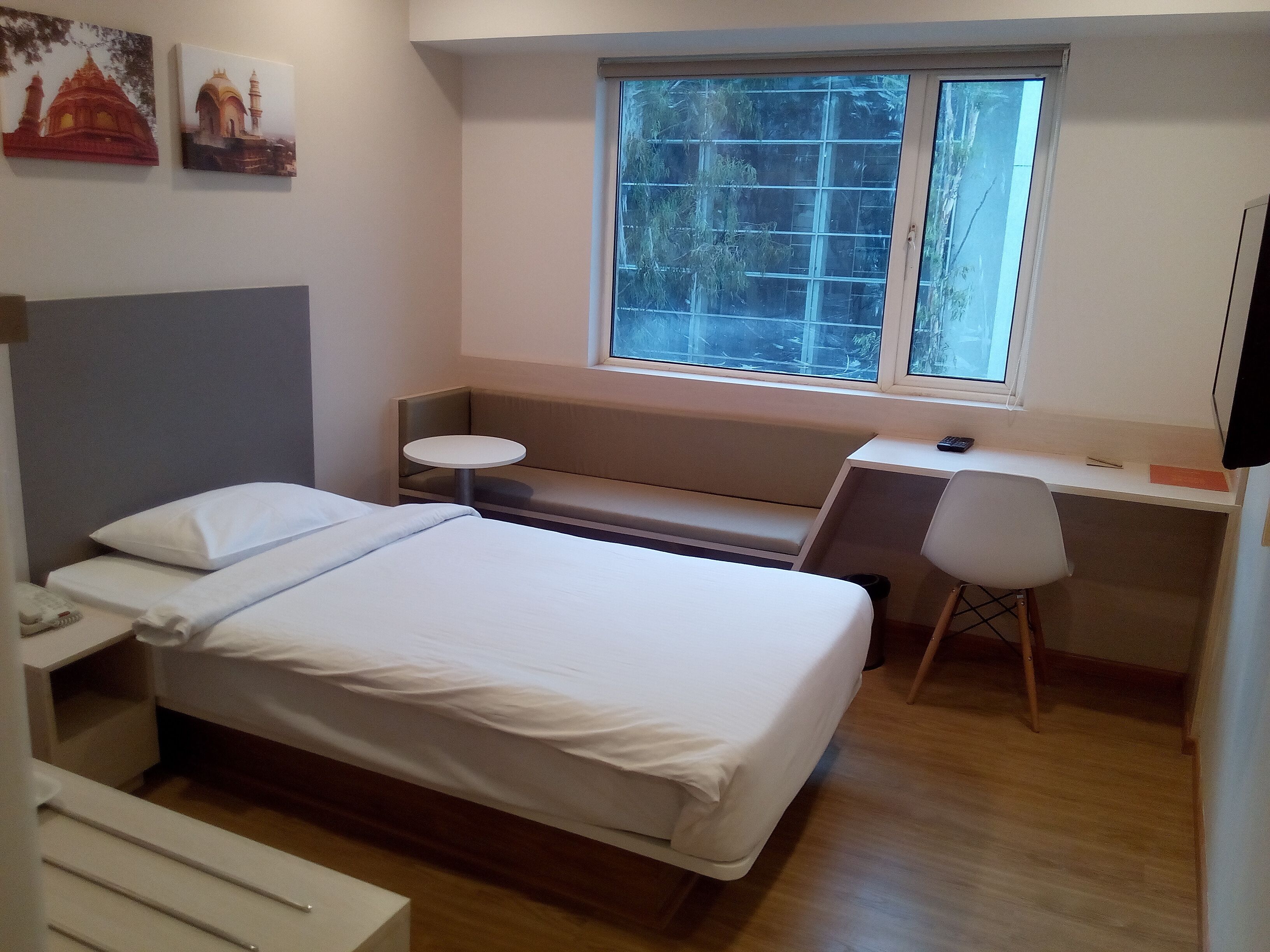 superior room | minibar, in-room safe, desk, free wifi