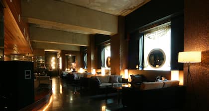 Hotel M