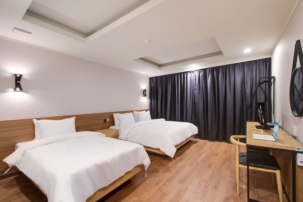 Individually furnished, desk, blackout curtains, soundproofing
