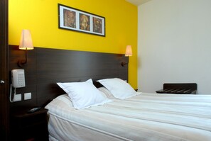 Dobbeltrom – standard | Skrivebord, lydisolert, wi-fi (inkludert) og sengetøy