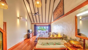 标准房 (Ocean View Room ) | 埃及棉床单、高档床上用品、加厚床垫、迷你吧