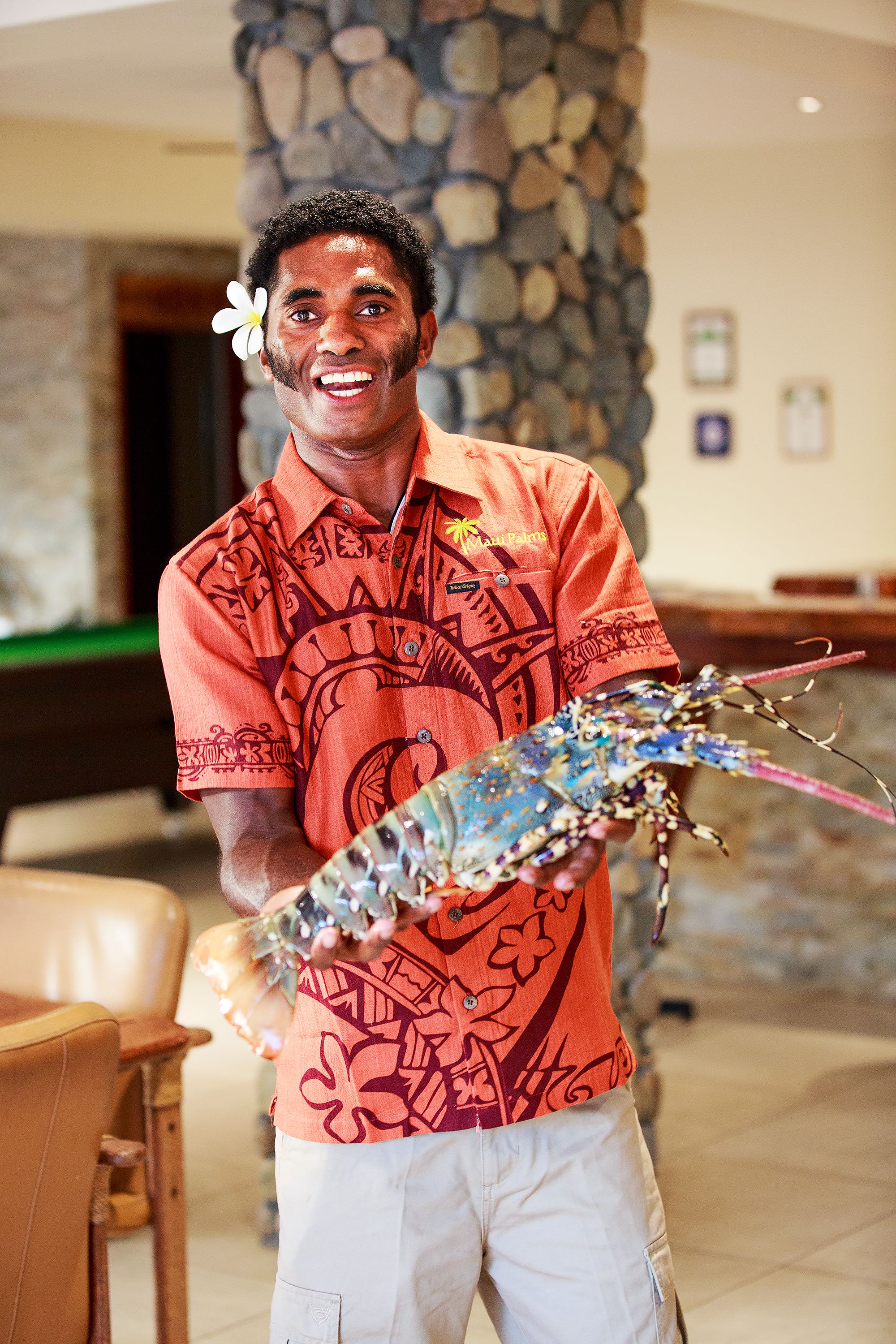 breakfast, lunch, dinner served; international cuisine