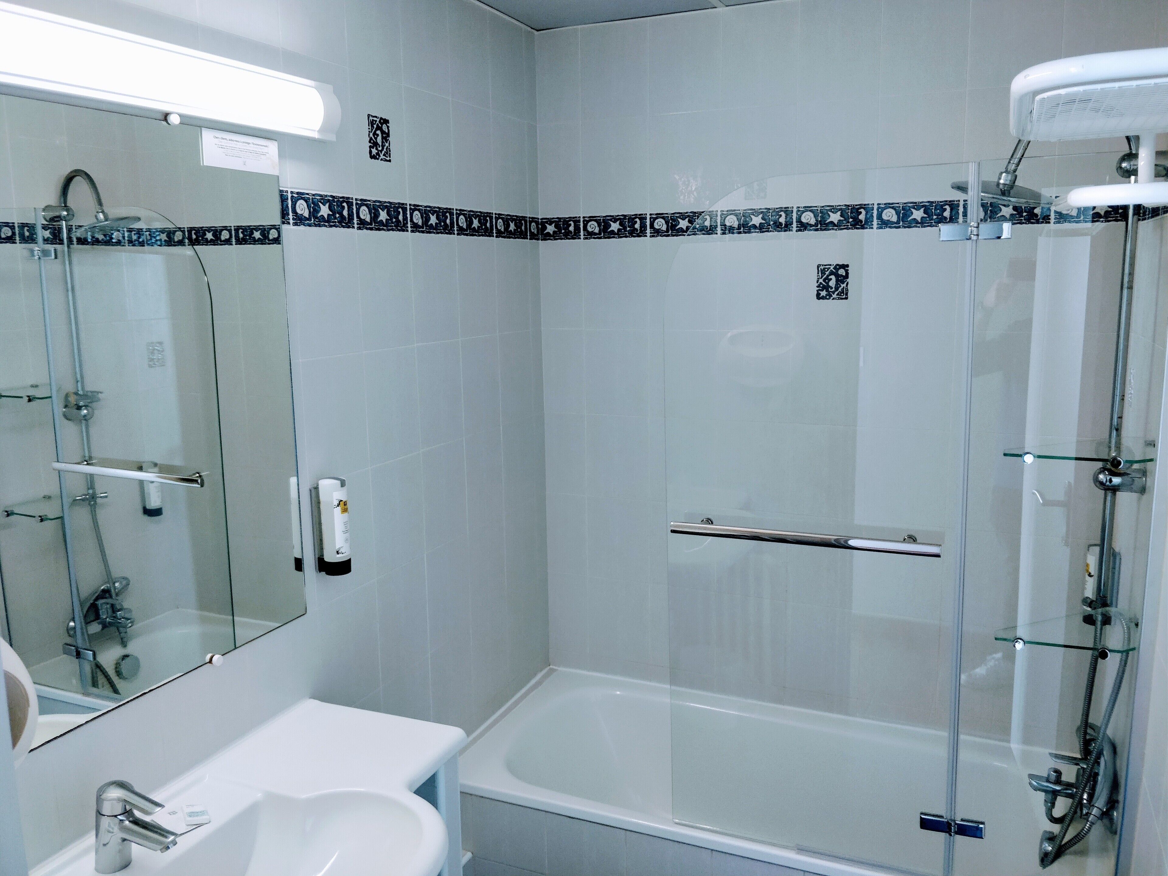 towels, soap, shampoo