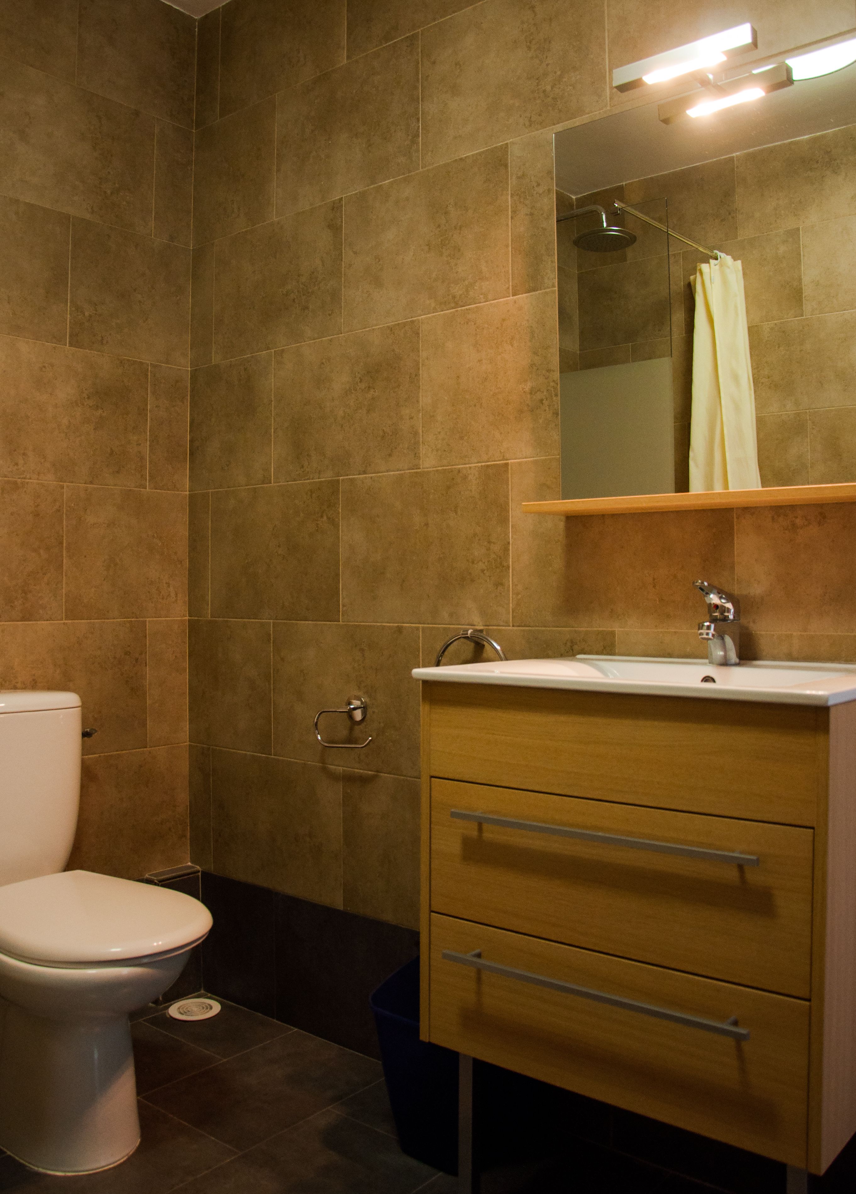 apartment | bathroom | towels, soap, shampoo