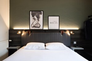 Habitación estándar, 1 cama Queen size | Decoración personalizada, escritorio y insonorización