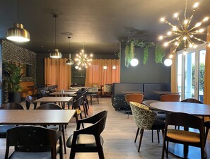 Frokostbuffé hver dag (EUR 11.00 per person)