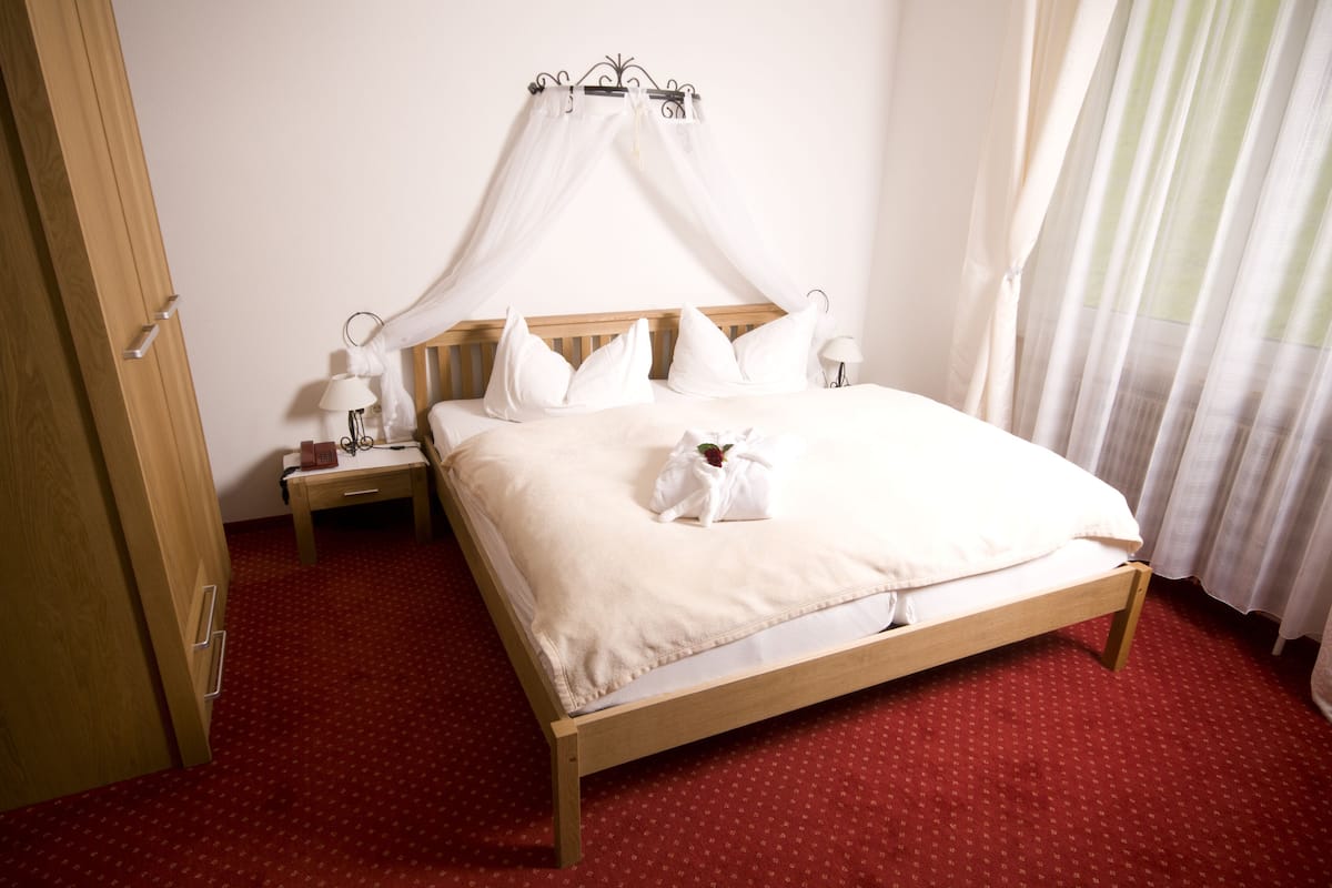Double Room | Premium bedding, desk, free WiFi, bed sheets