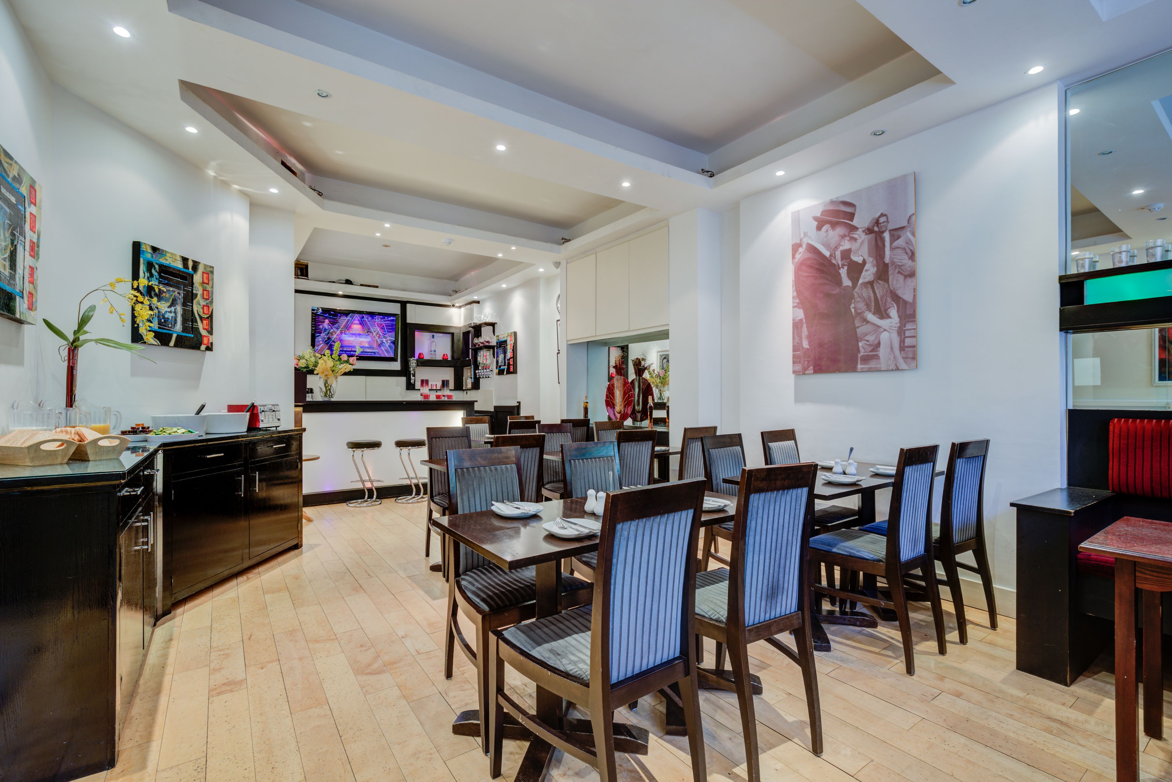 Photo - Admiral Hotel at Park Avenue