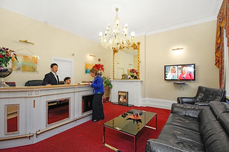 Interior entrance. Admiral Hotel at Park Avenue