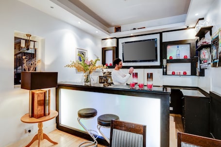 Bar (on property). Admiral Hotel at Park Avenue