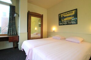 Couette en duvet d'oie, coffres-forts dans les chambres, bureau