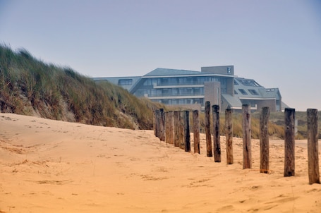 Beach nearby, beach towels