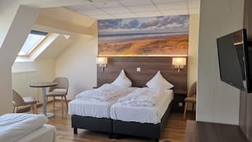 Comfort Quadruple Room | In-room safe, desk, laptop workspace, iron/ironing board