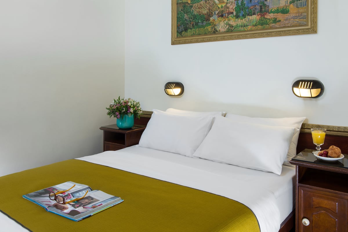 1 bedroom, in-room safe, desk, WiFi (free)