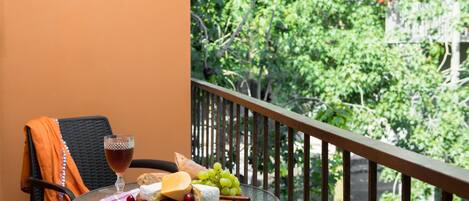 Basic Double or Twin Room | Balcony