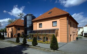 Exterior - Zámecký hotel Zlatý Orel (Hranice)