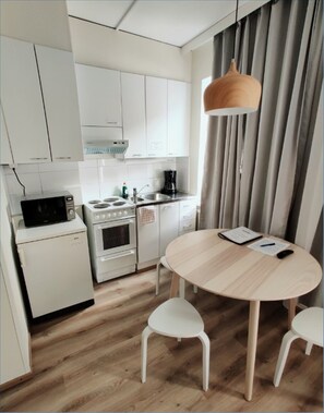 Literie de qualité, couette en duvet, bureau