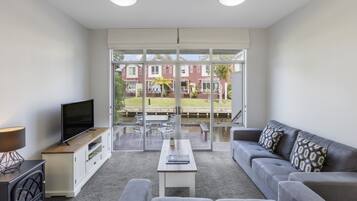 Apartment, 1 Bedroom | Living area