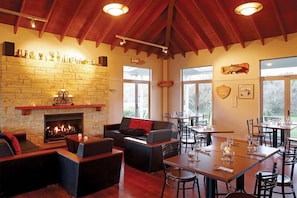 Restaurant - Ramada Resort By Wyndham Rotorua Marama (Mourea)