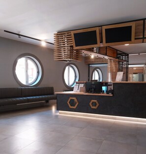 Reception - Hotel Fabrica (Liberec)