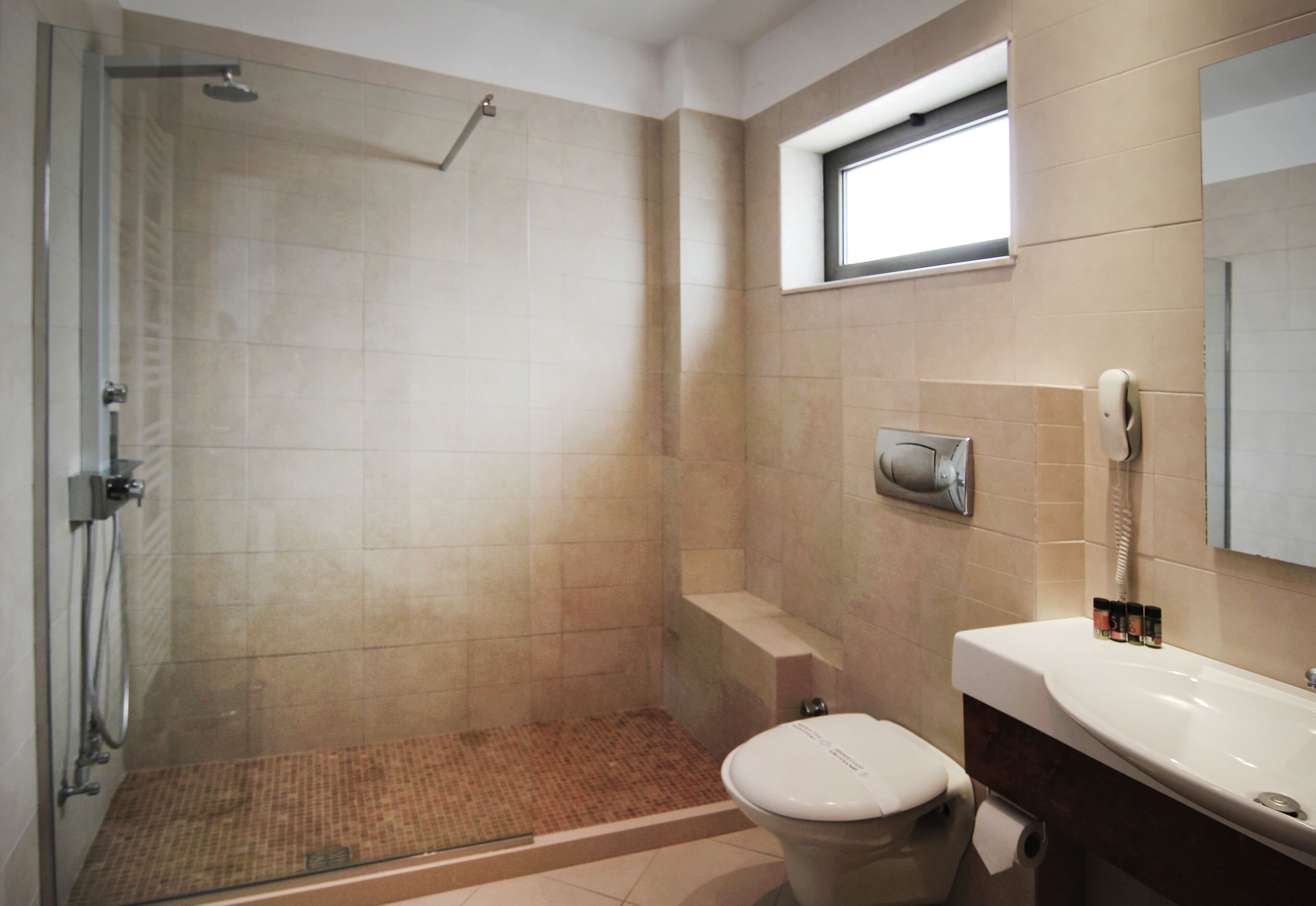 1 bedroom, down duvets, minibar, in-room safe