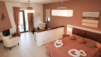 Executive Suite, Mountain View | Down comforters, minibar, in-room safe, individually decorated
