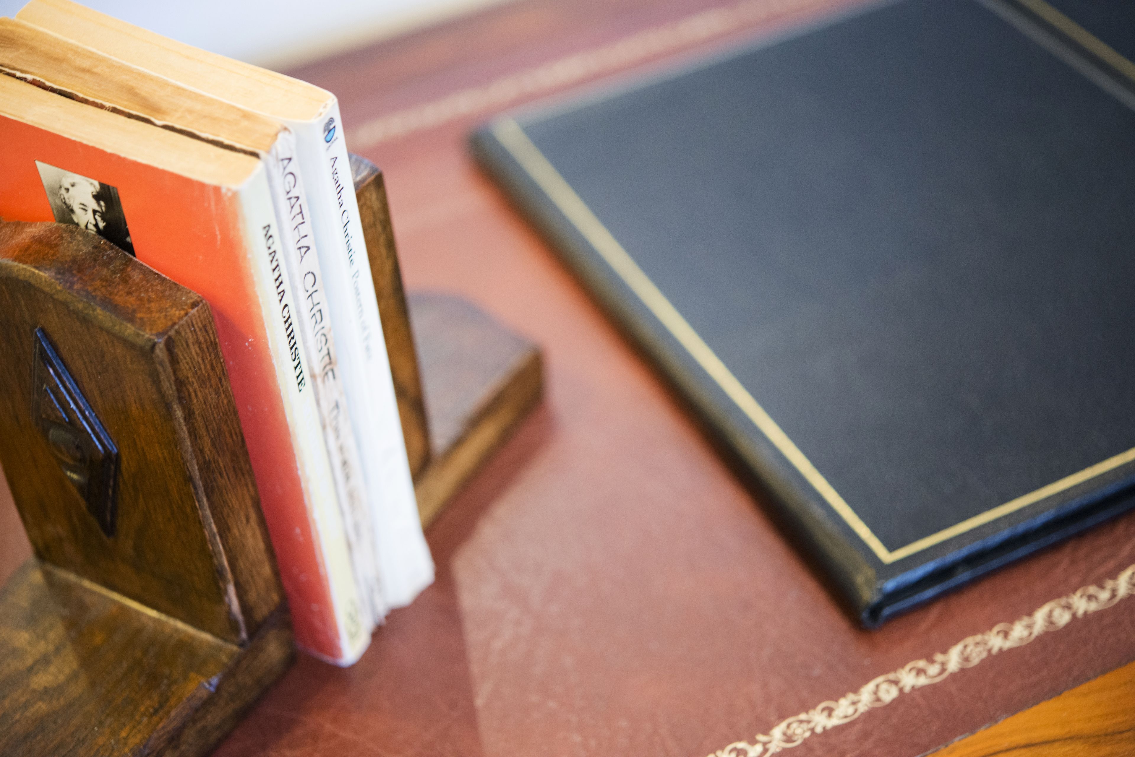 hypo-allergenic bedding, desk, iron/ironing board, free wifi