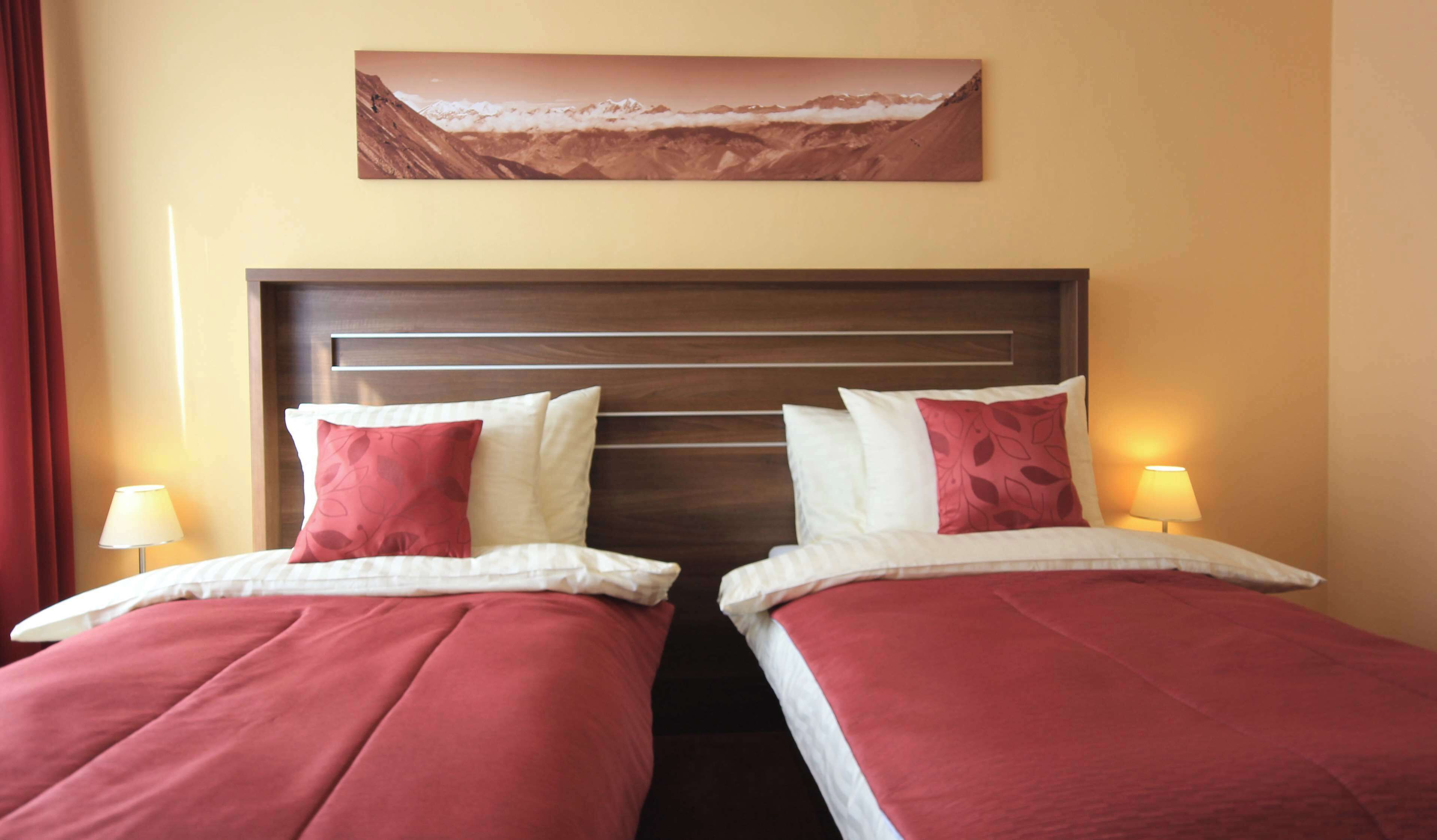 Minibar, in-room safe, desk, laptop workspace