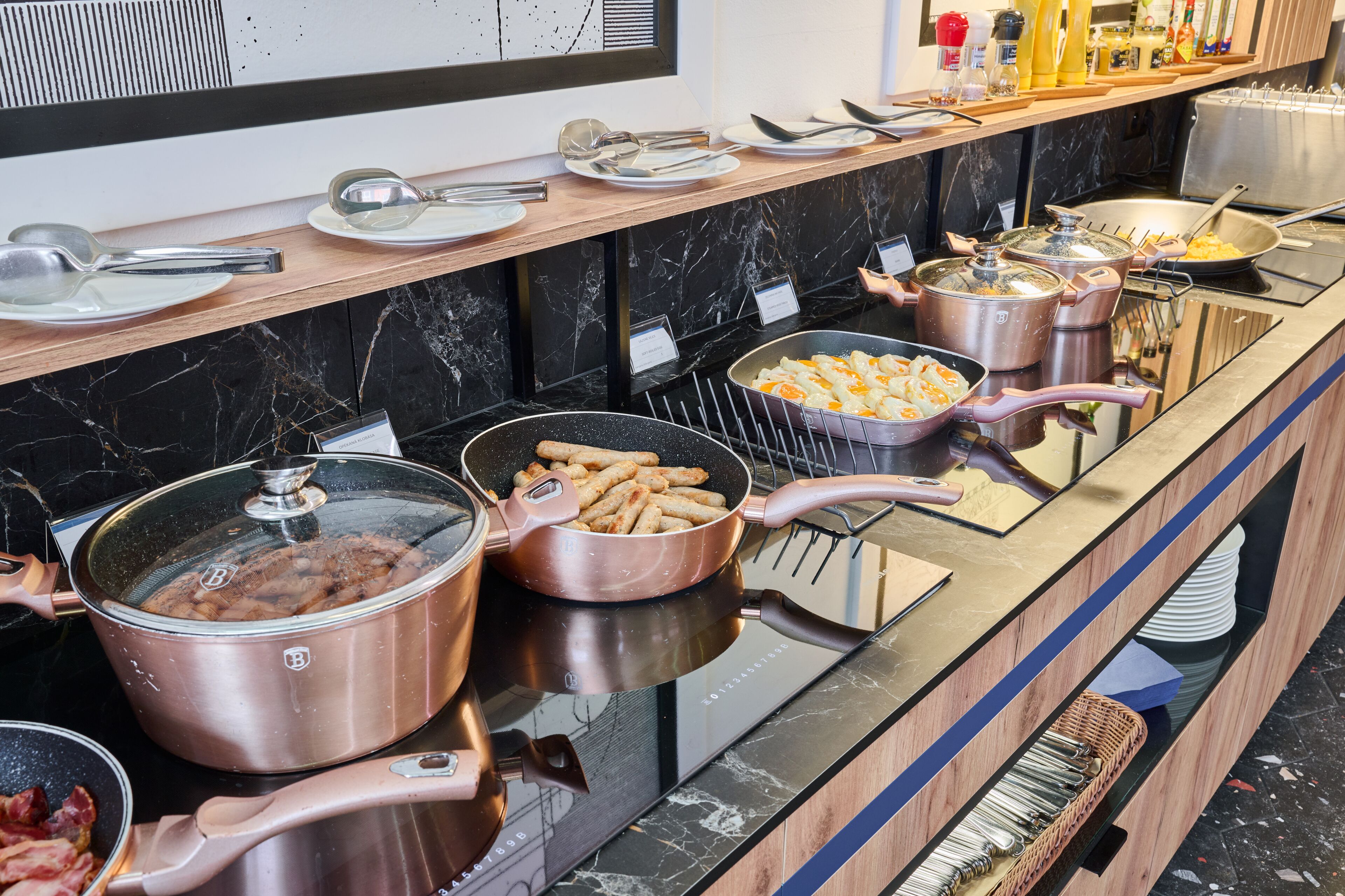 Tägliches inbegriffenes Frühstücksbuffet