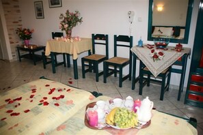 Estudi estàndard | Sala d'estar | Televisor 