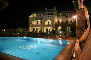 Outdoor pool - Harmony (Naxos)