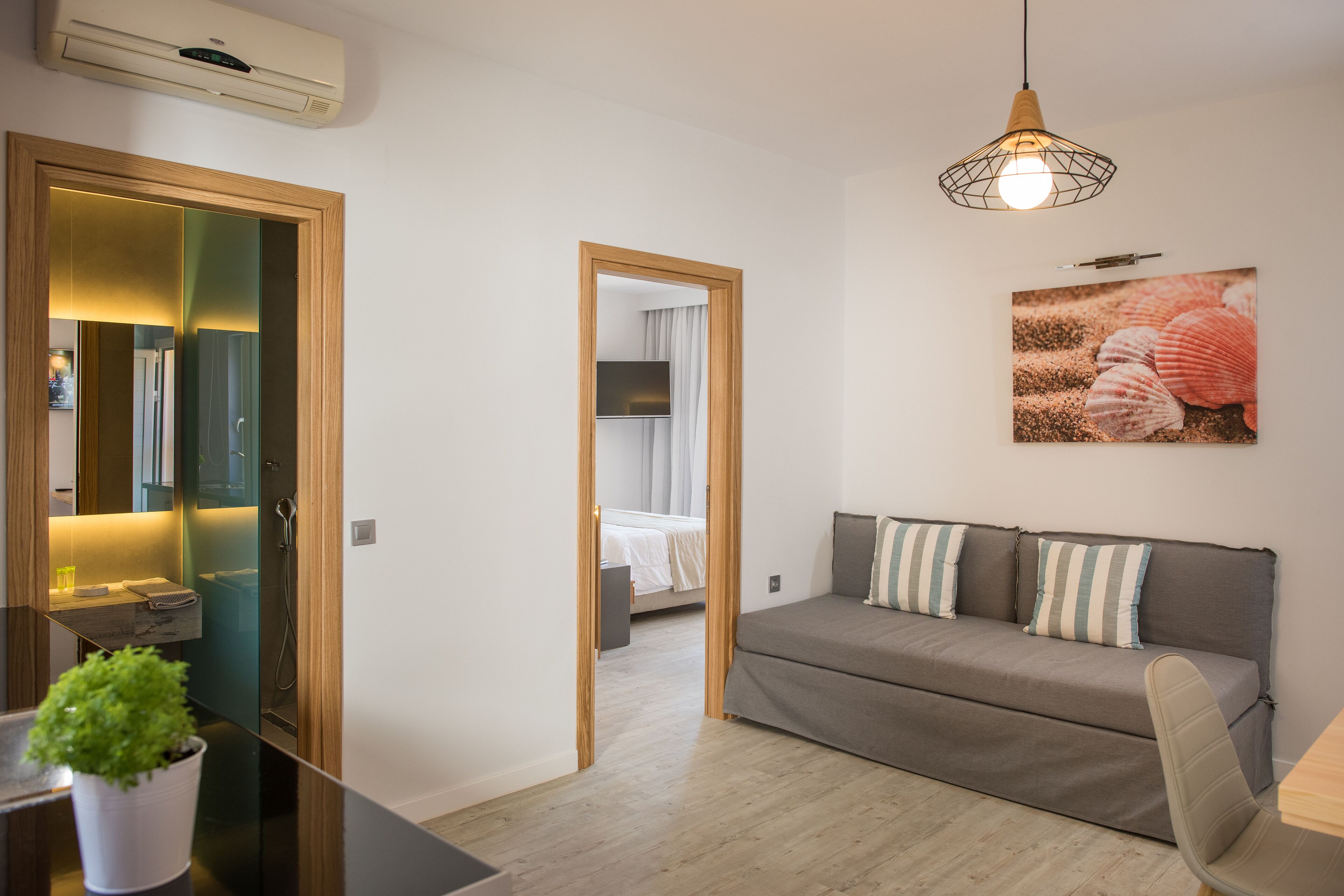 suite, sea view | premium bedding, minibar, in-room safe, soundproofing