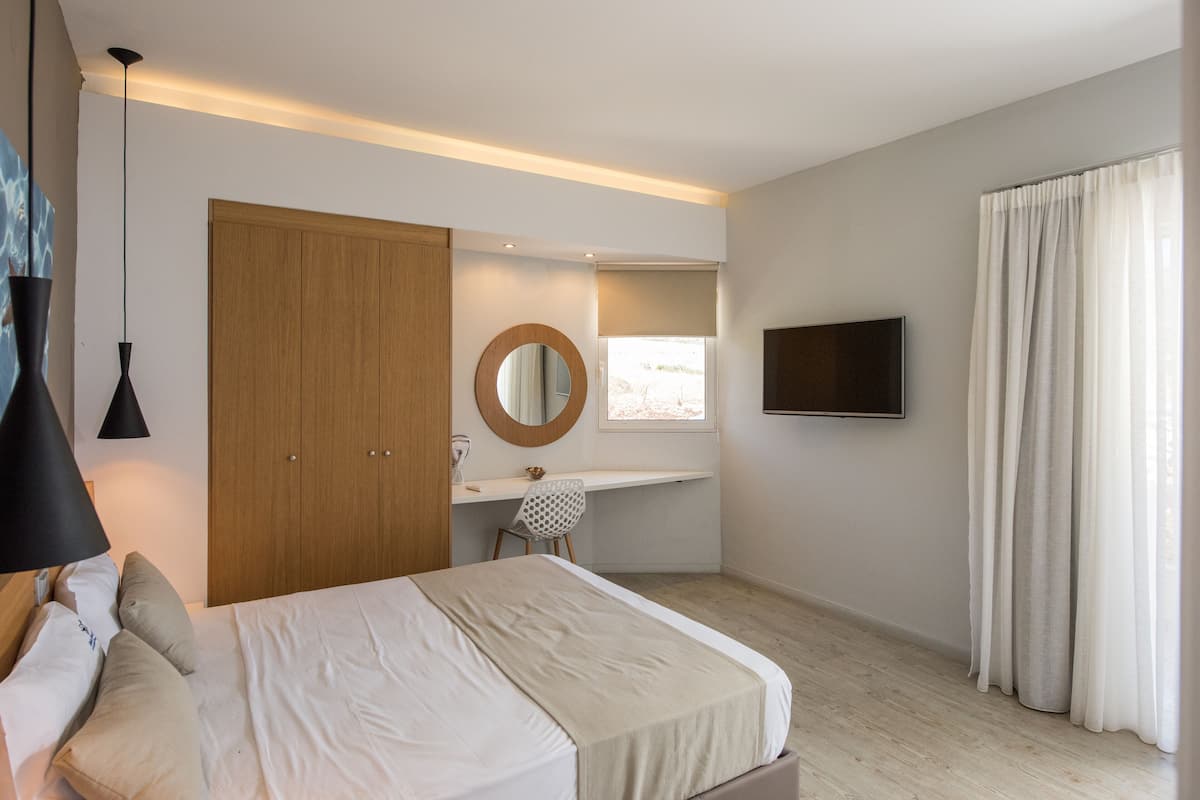 Junior-Suite, Meerblick | Hochwertige Bettwaren, Minibar, Zimmersafe, schallisolierte Zimmer