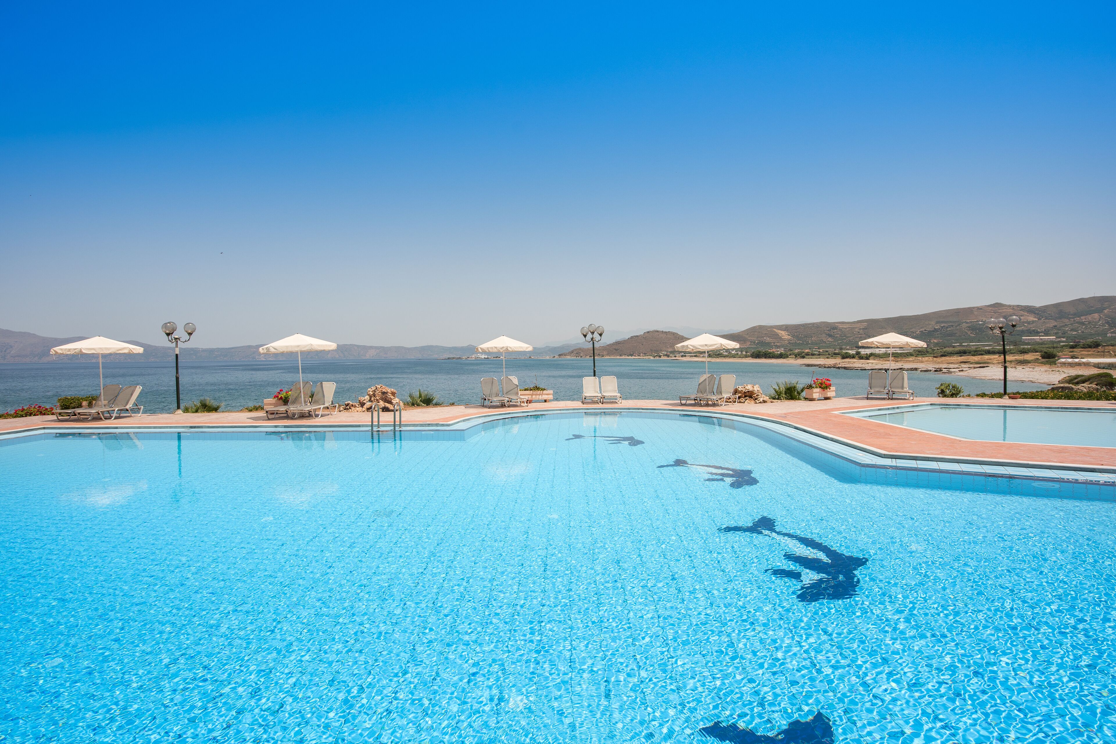 outdoor pool, pool umbrellas