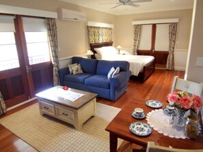 Interior - Reid's Place (Scarborough)