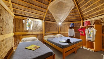 Comfort Bungalow with 5 beds (USB, Indoor lighting, WiFi Signal) all inclusive | 1 bedroom, travel cot, bed sheets