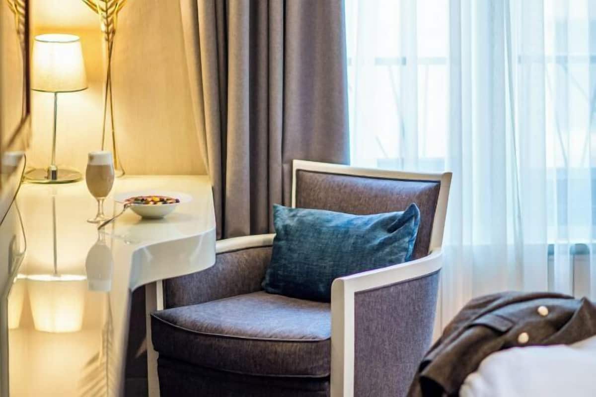 Ropa de cama hipoalergénica y minibar