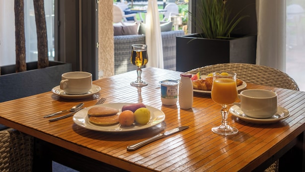 Desayuno estilo bufé