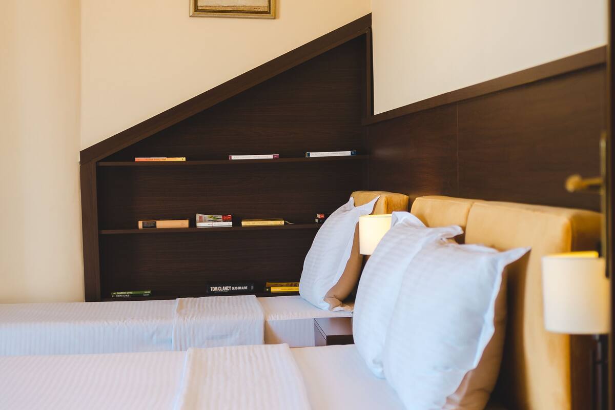 triple room | minibar, in-room safe, desk, blackout curtains