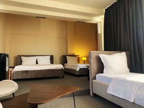 Deluxe Suite | Minibar, in-room safe, desk, blackout drapes - Keto Hotel (Podgorica)